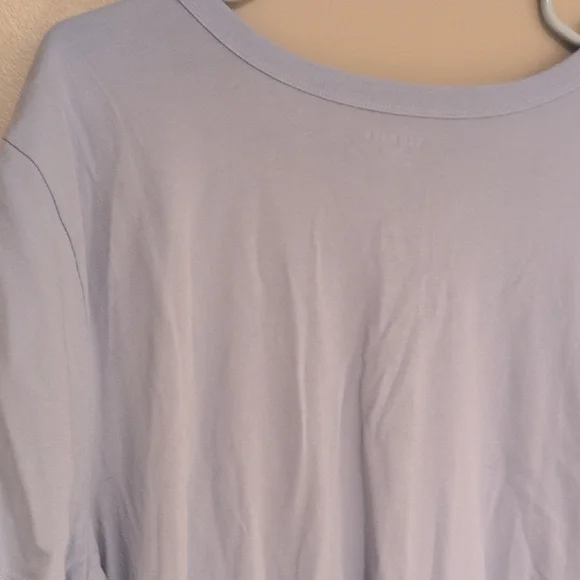 Old Navy Gray Everyday Tee - Picture 7 of 9